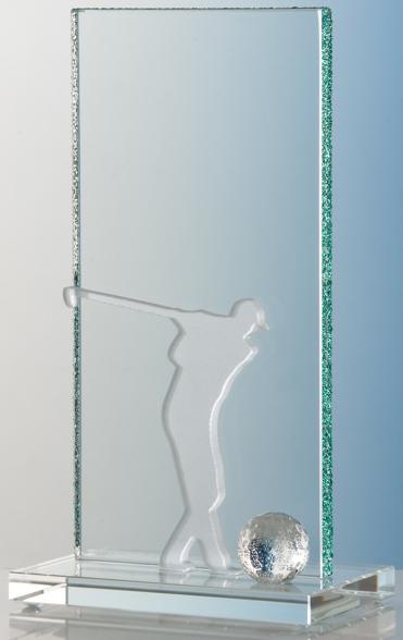 Trophäe, Optiwhiteglas, Glasgolfgolfer-Emblem und Glasgolfball, spezielle EisOptiwhiteglastechnik an Glaskanten
