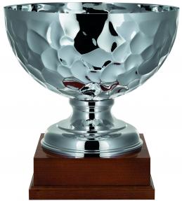 Pokal, versilbert, bauchig, Dellenstruktur (Golfballoptik), Holzsockel