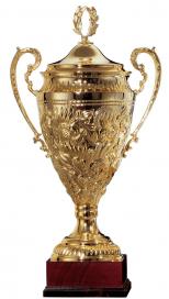 Pokal, vergoldet (24 Kt), konisch, Deckel, Henkel, Holzsockel (Italien)