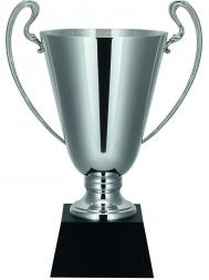 Pokal, versilbert, poliert, schlicht, Henkel, Holz-Sockel (Italien)
