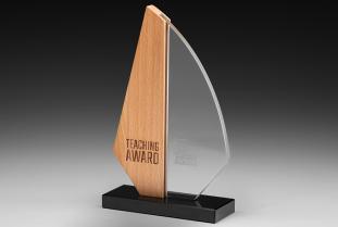 Glastrophäe Segel Glas/Holz